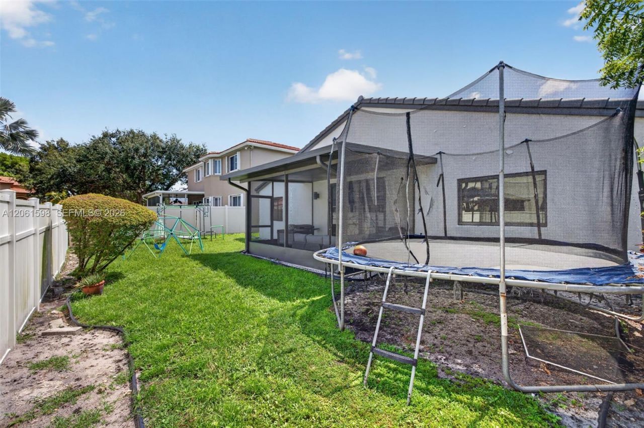 1603 E Harmony Lake Cir, Davie, FL 33324 Photo