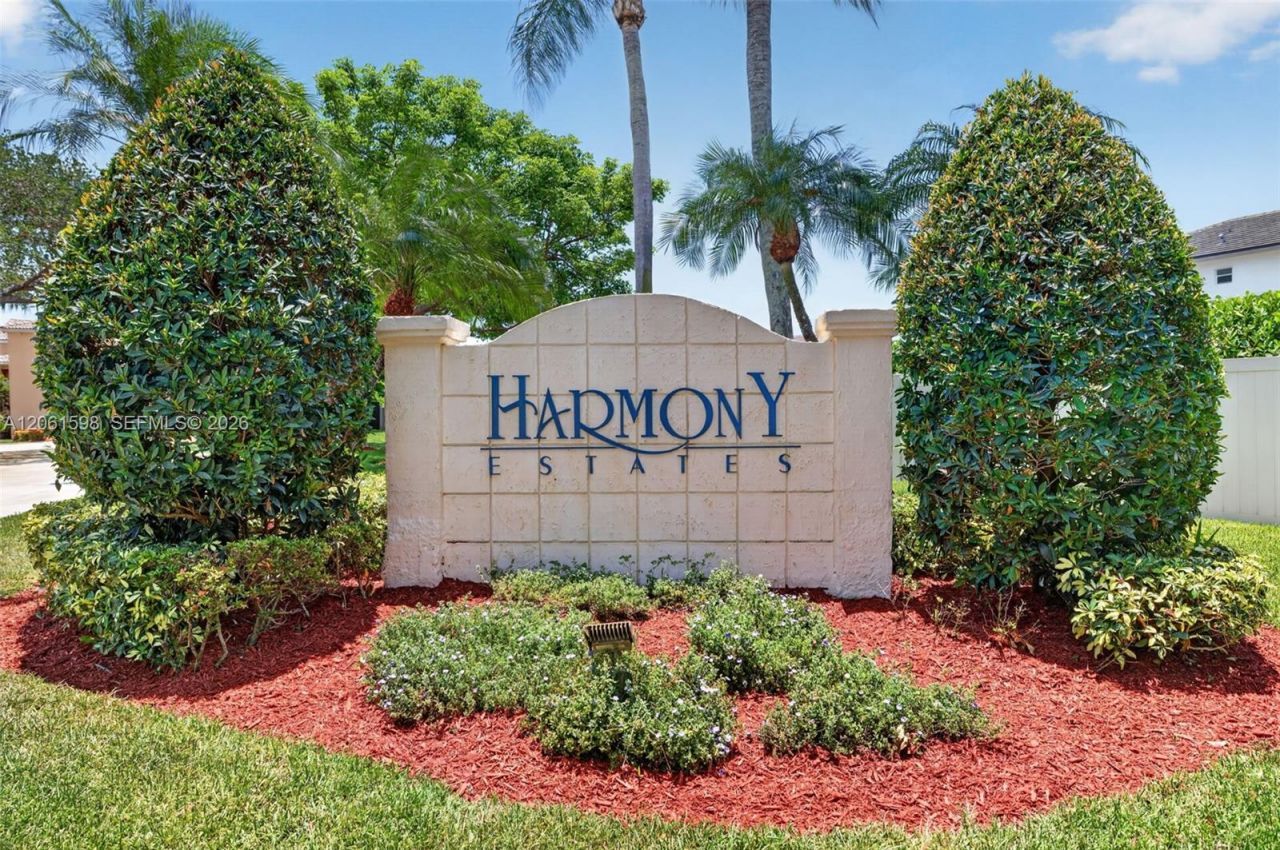 1603 E Harmony Lake Cir, Davie, FL 33324 Photo