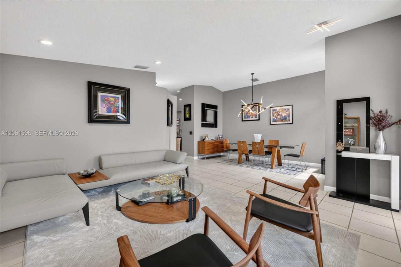 1603 E Harmony Lake Cir, Davie, FL 33324 Photo