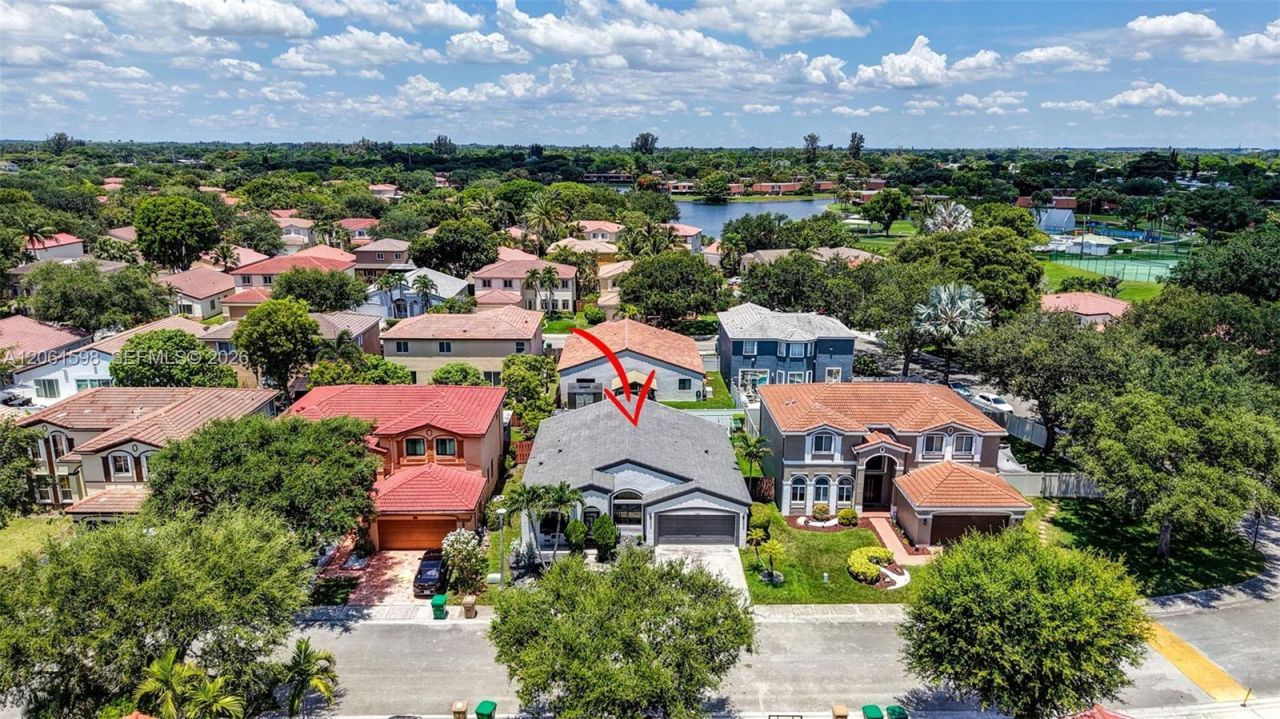 1603 E Harmony Lake Cir, Davie, FL 33324 Photo