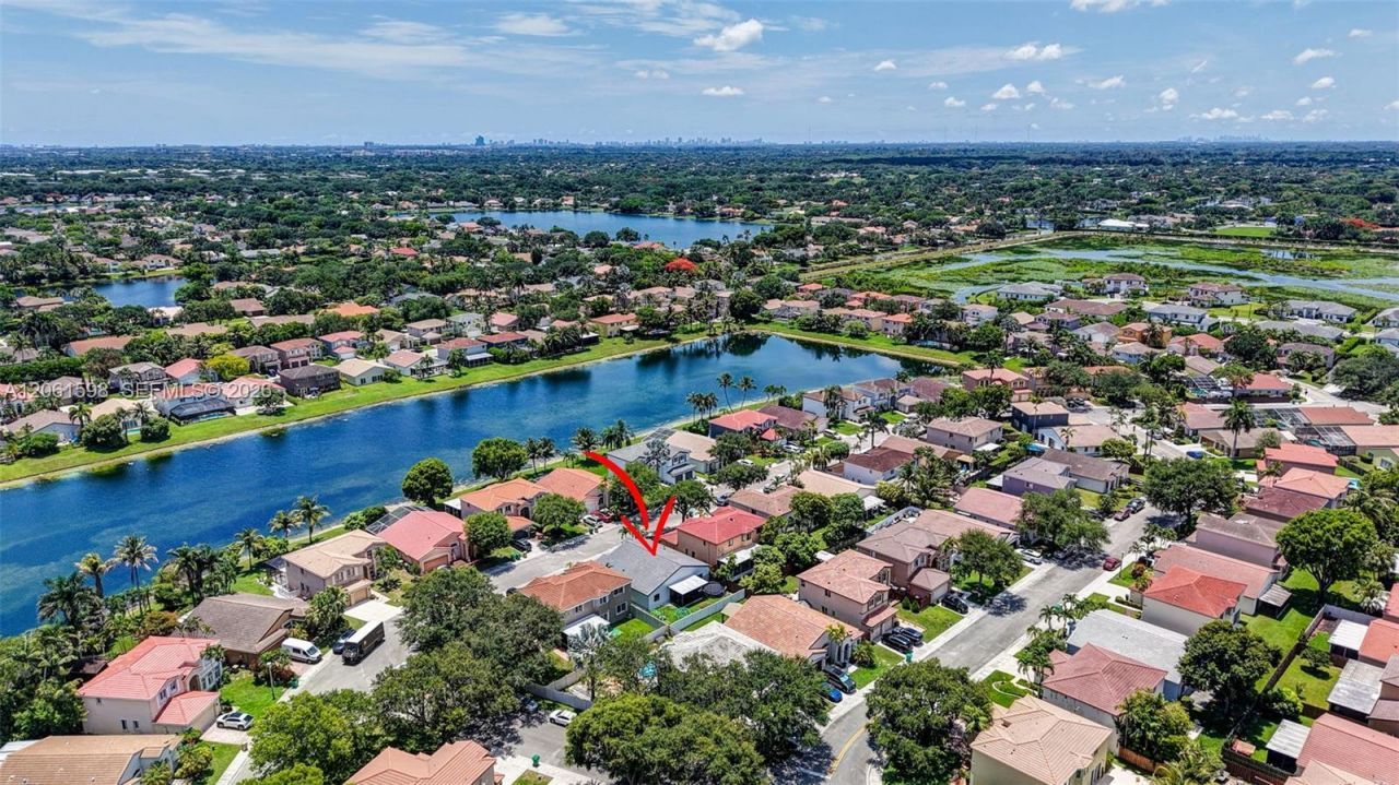 1603 E Harmony Lake Cir, Davie, FL 33324 Photo