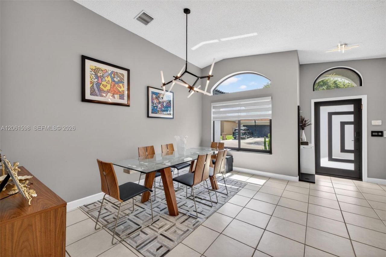 1603 E Harmony Lake Cir, Davie, FL 33324 Photo