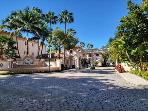 2015 SE 10th Ave , Unit 130, Fort Lauderdale, FL 33316