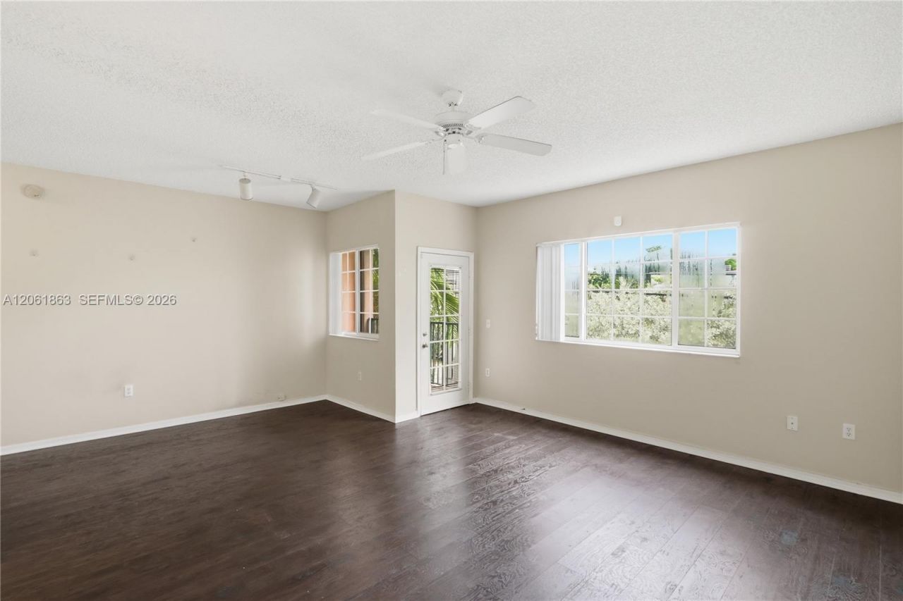 2015 SE 10th Ave, Unit 130, Fort Lauderdale, FL 33316 Photo