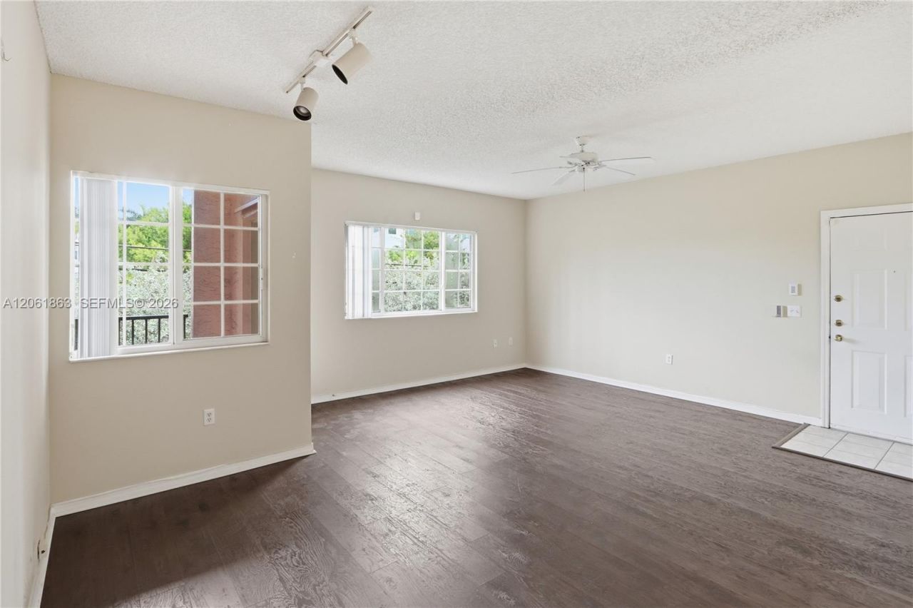 2015 SE 10th Ave, Unit 130, Fort Lauderdale, FL 33316 Photo