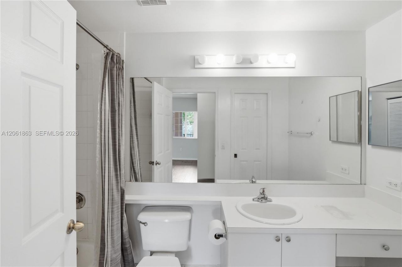 2015 SE 10th Ave, Unit 130, Fort Lauderdale, FL 33316 Photo