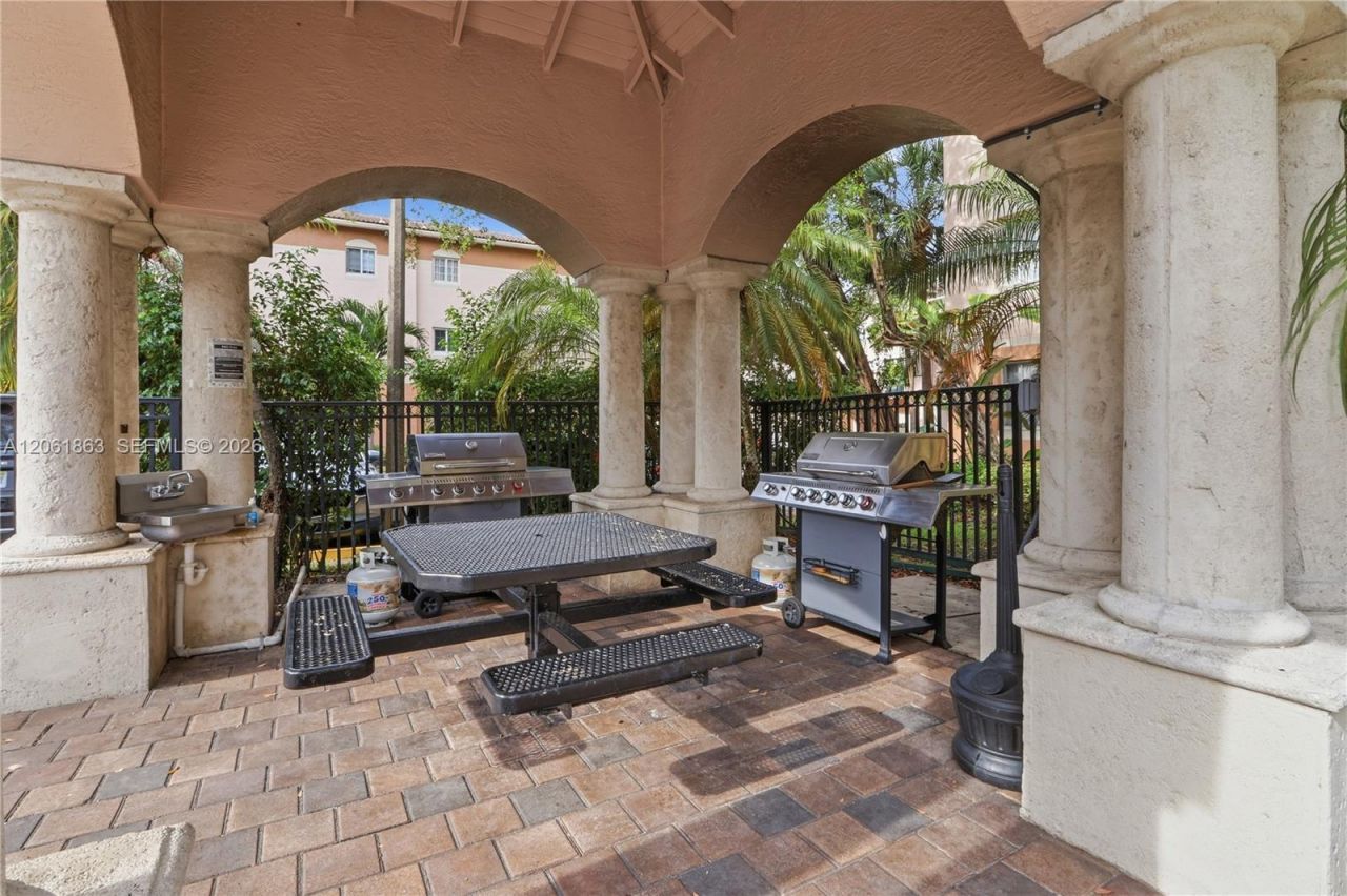 2015 SE 10th Ave, Unit 130, Fort Lauderdale, FL 33316 Photo