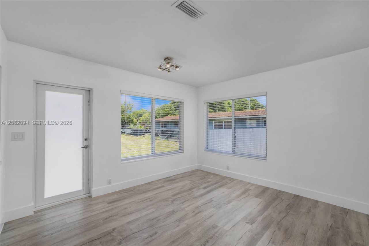 14120 NW 2nd Ave, Miami, FL 33168 Photo