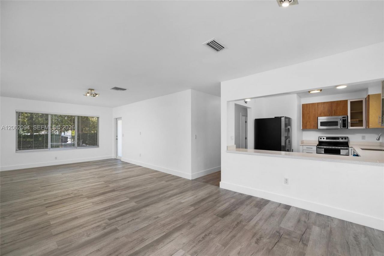 14120 NW 2nd Ave, Miami, FL 33168 Photo