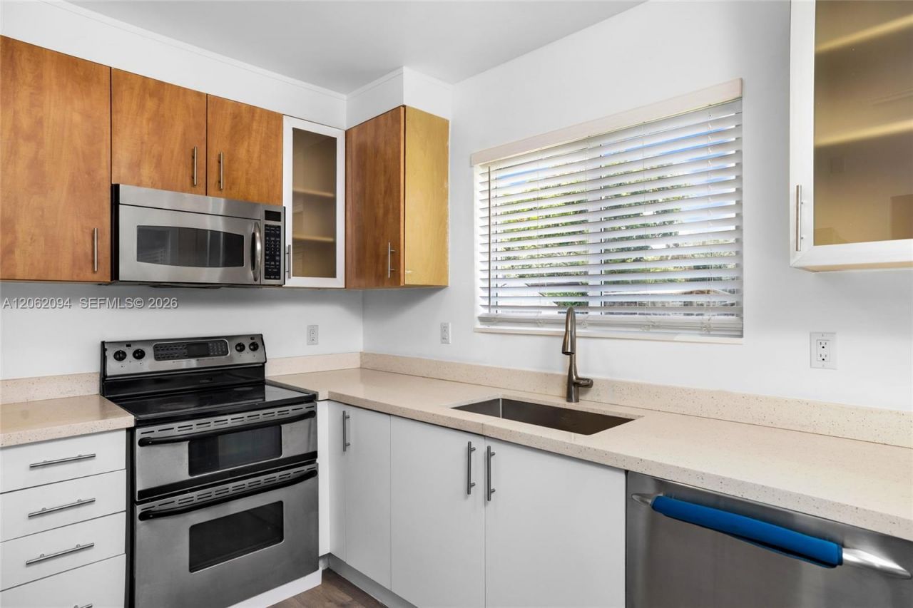 14120 NW 2nd Ave, Miami, FL 33168 Photo