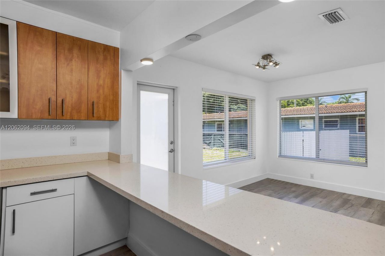 14120 NW 2nd Ave, Miami, FL 33168 Photo