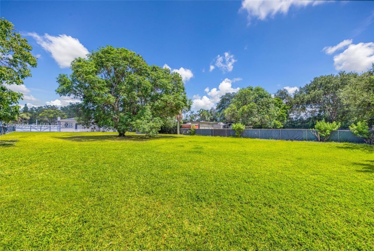 14120 NW 2nd Ave, Miami, FL 33168 Photo