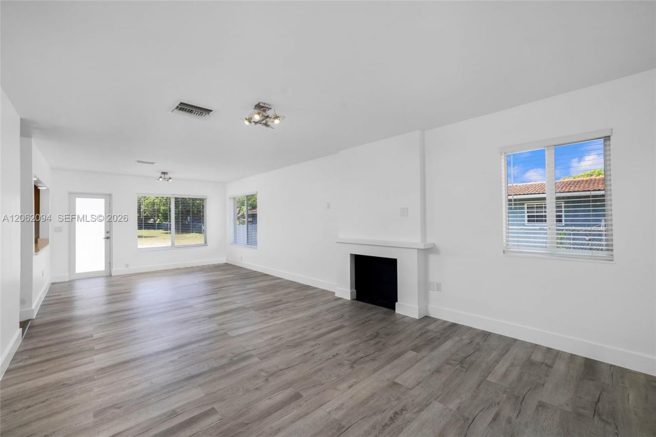 14120 NW 2nd Ave, Miami, FL 33168 Photo