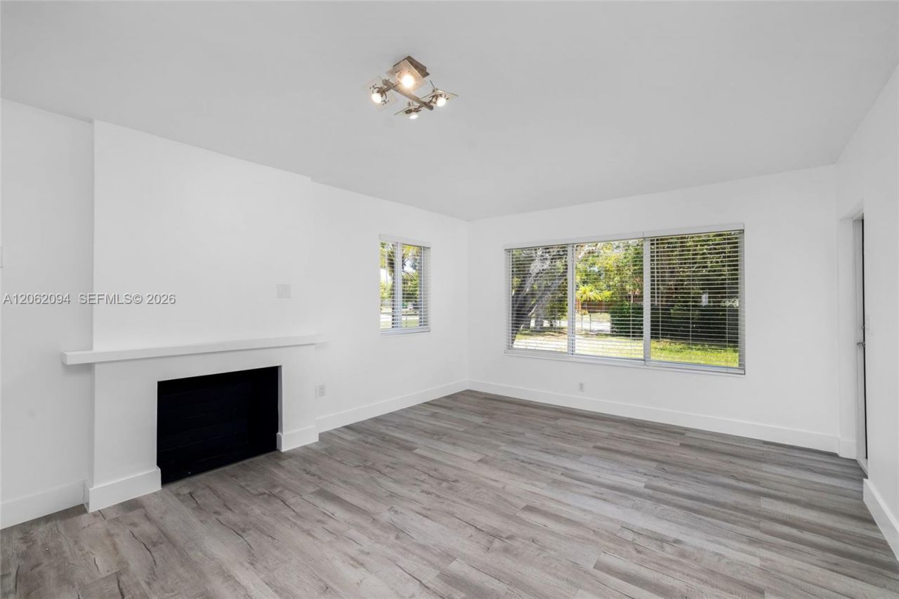 14120 NW 2nd Ave, Miami, FL 33168 Photo