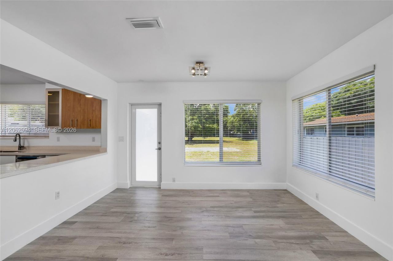 14120 NW 2nd Ave, Miami, FL 33168 Photo