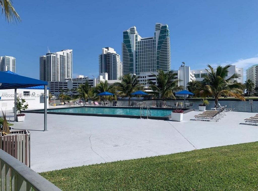 200 Leslie Dr, Unit 629, Hallandale Beach, FL 33009 Photo