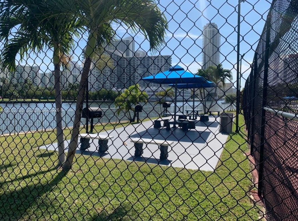 200 Leslie Dr, Unit 629, Hallandale Beach, FL 33009 Photo