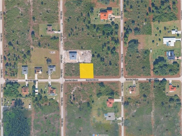 4203 E 3rd St , Lehigh Acres, FL 33936