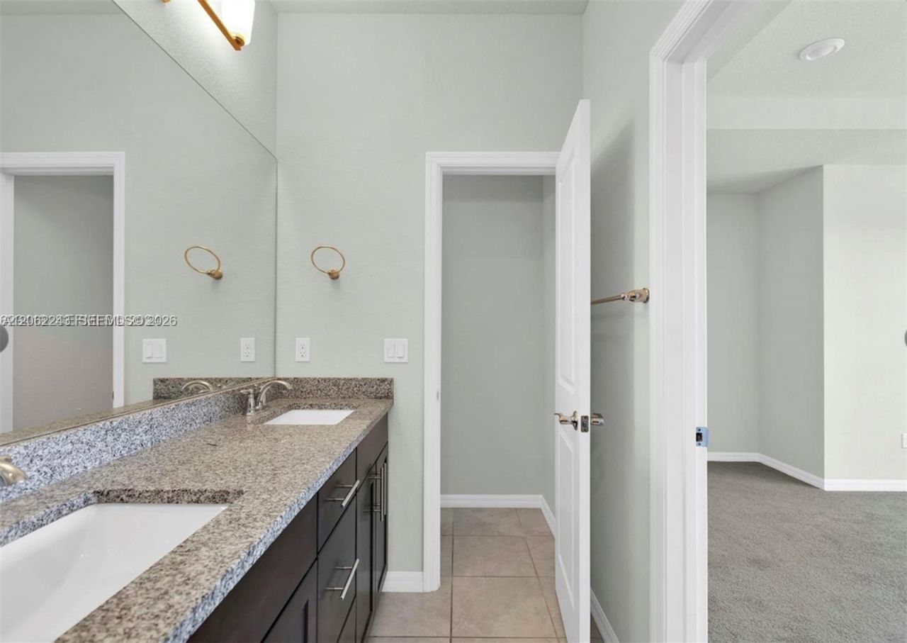 1240 Eucalyptus Dr, Unit 2, Hollywood, FL 33021 Photo