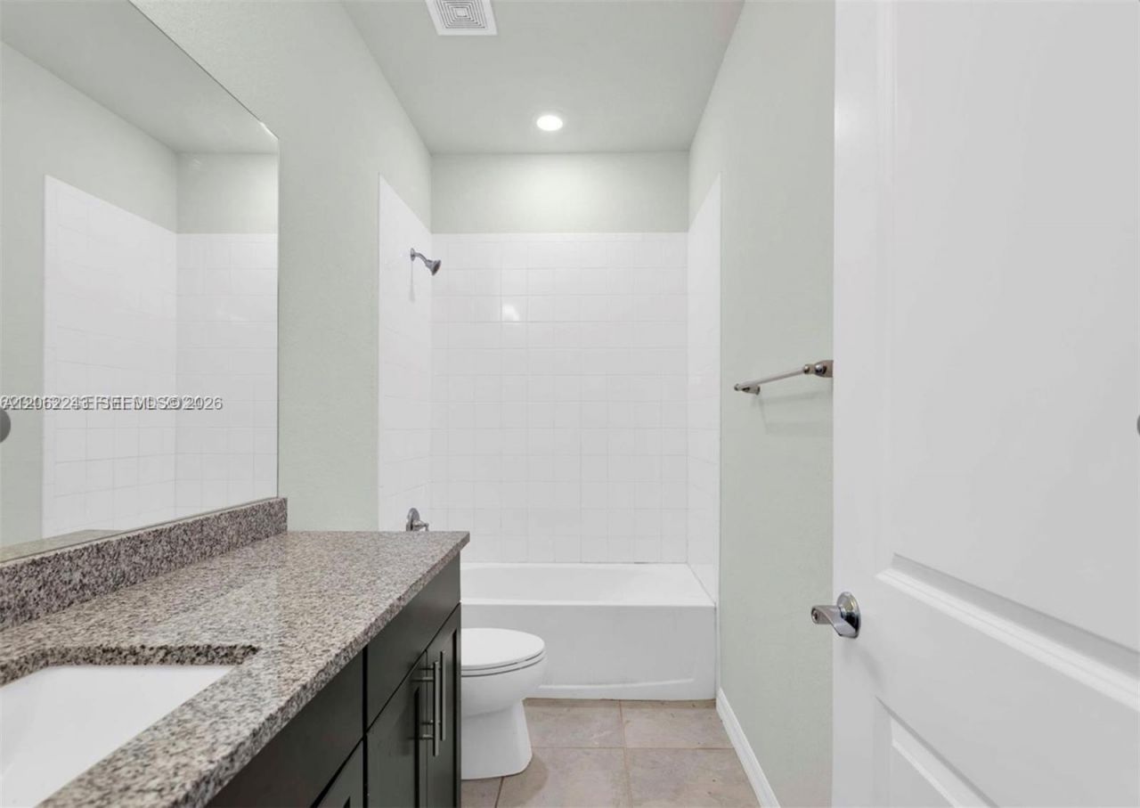 1240 Eucalyptus Dr, Unit 2, Hollywood, FL 33021 Photo