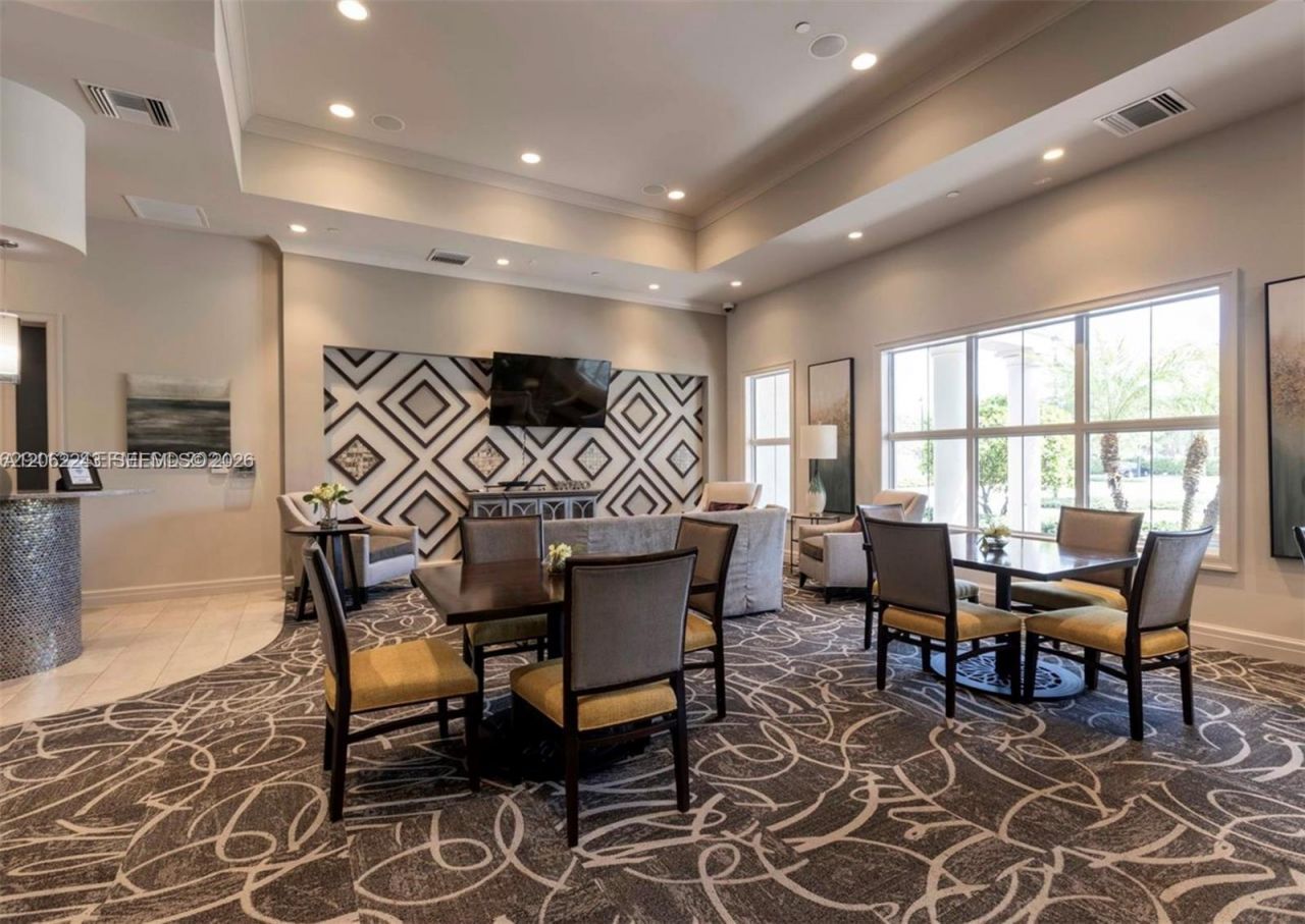 1240 Eucalyptus Dr, Unit 2, Hollywood, FL 33021 Photo