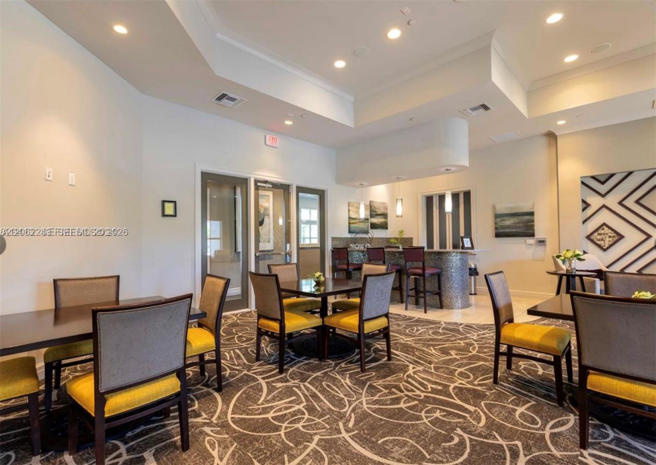 1240 Eucalyptus Dr, Unit 2, Hollywood, FL 33021 Photo