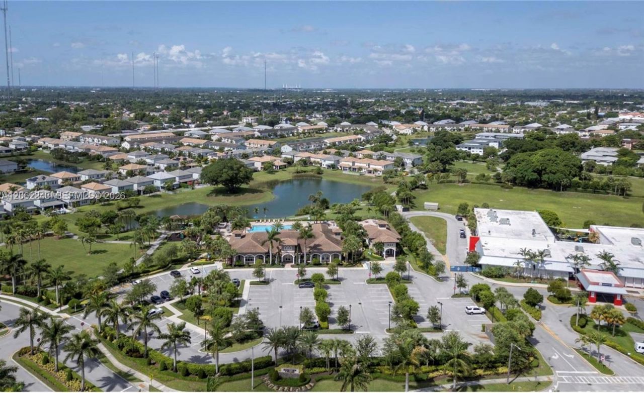 1240 Eucalyptus Dr, Unit 2, Hollywood, FL 33021 Photo