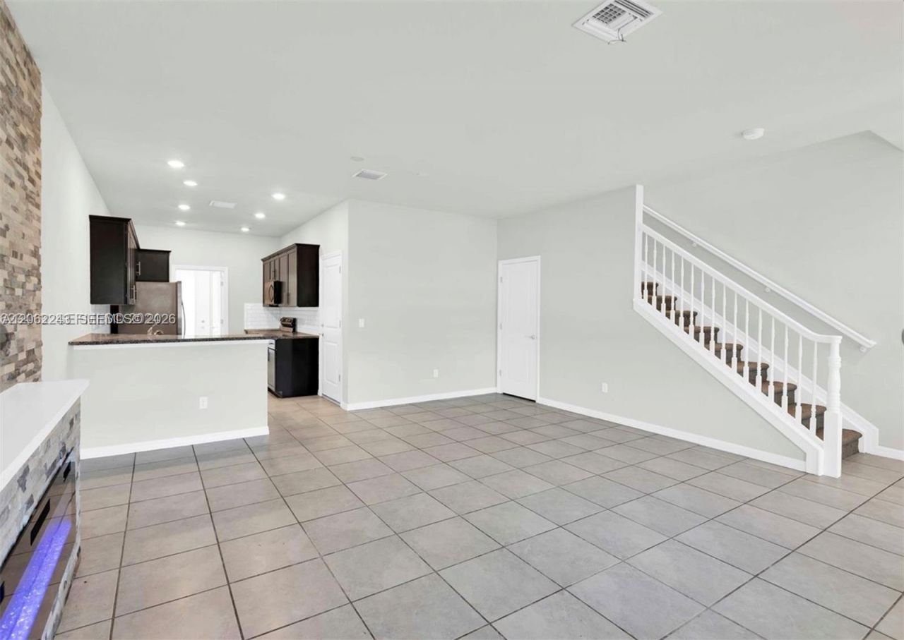 1240 Eucalyptus Dr, Unit 2, Hollywood, FL 33021 Photo
