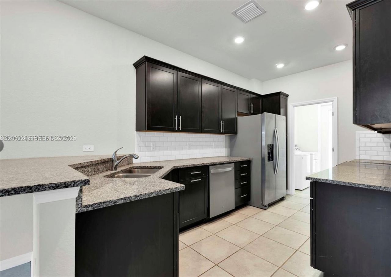 1240 Eucalyptus Dr, Unit 2, Hollywood, FL 33021 Photo