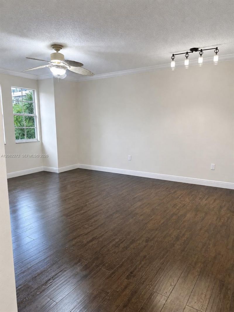 533 NE 3rd Ave, Unit 320, Fort Lauderdale, FL 33301 Photo