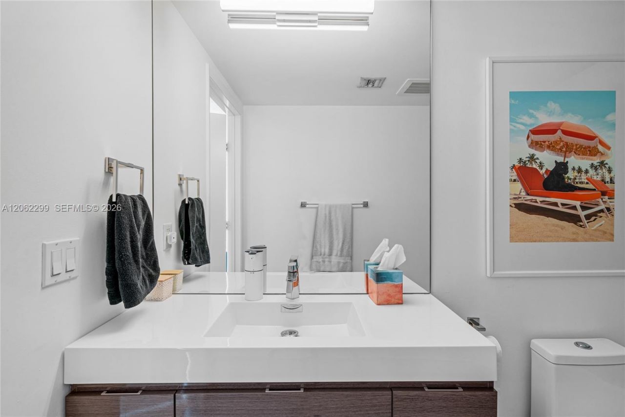 92 SW 3rd St , Unit 708, Miami, FL 33130 Photo