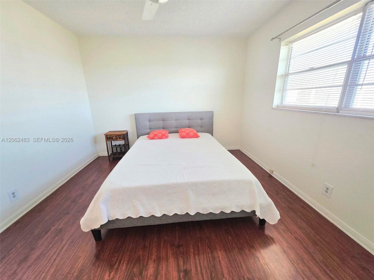 319 NE 14th Ave, Unit 702, Hallandale Beach, FL 33009 Photo
