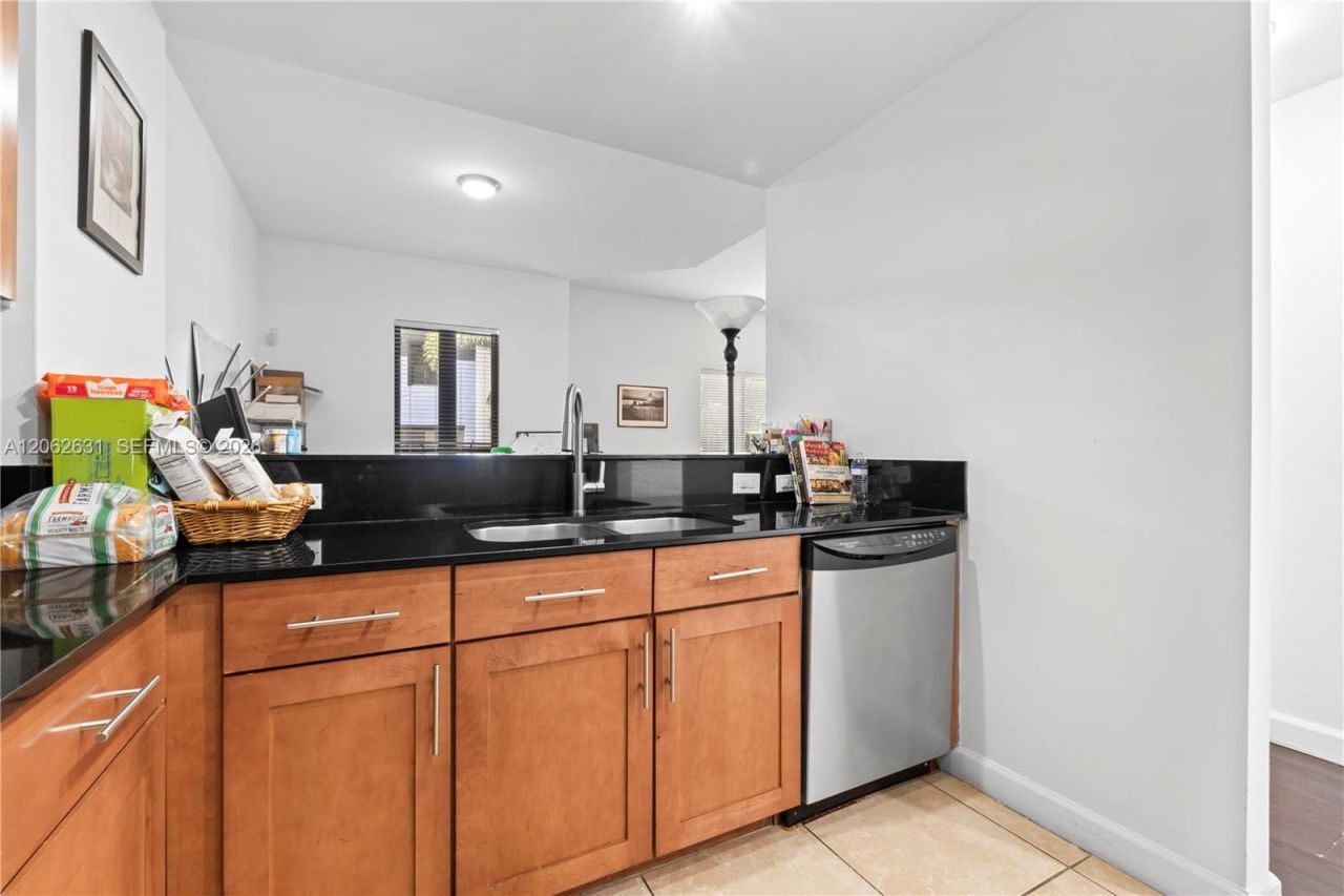 8395 SW 73rd Ave , Unit 115, Miami, FL 33143 Photo