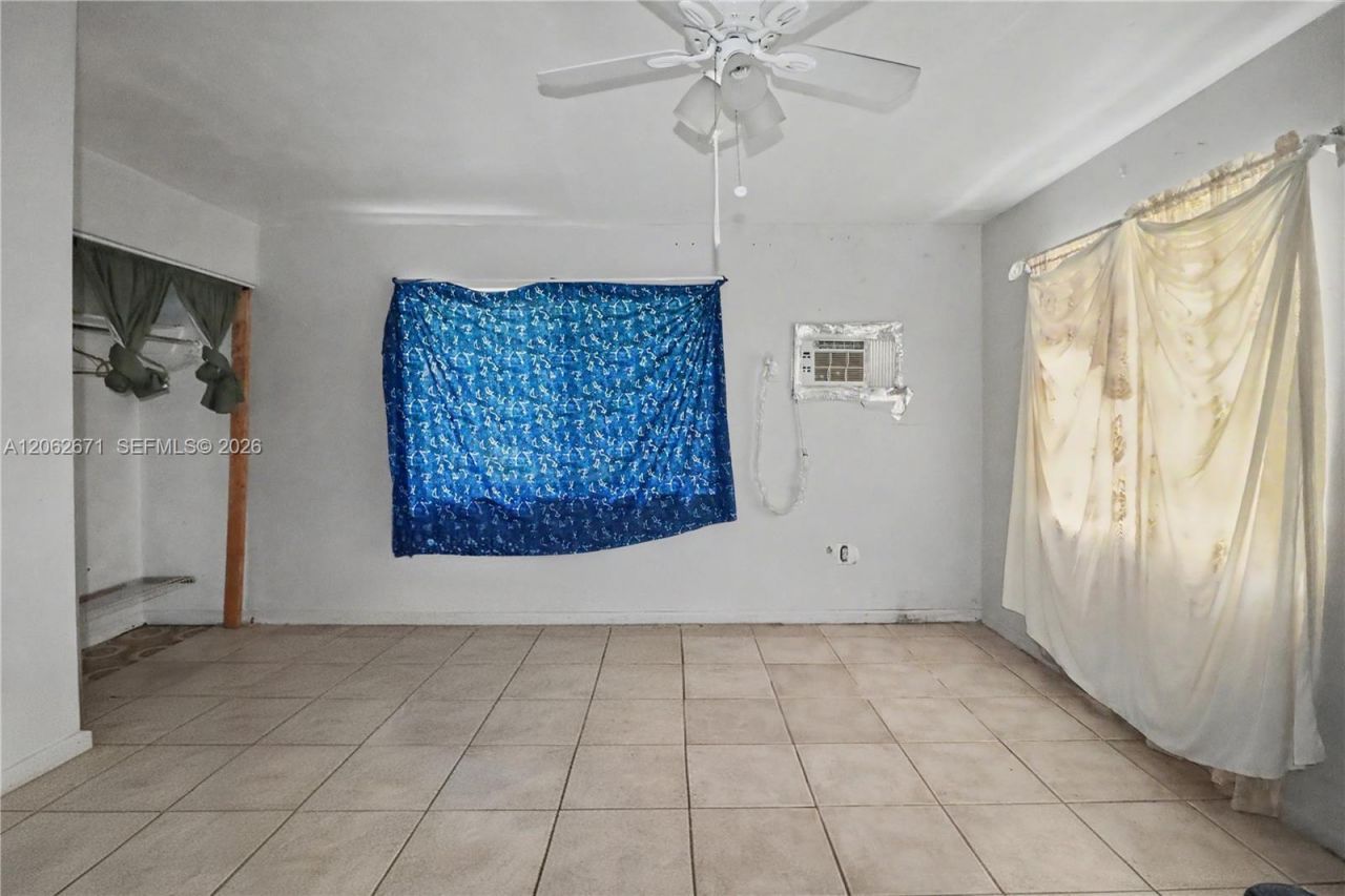 1155 NE 136th St, North Miami, FL 33161 Photo