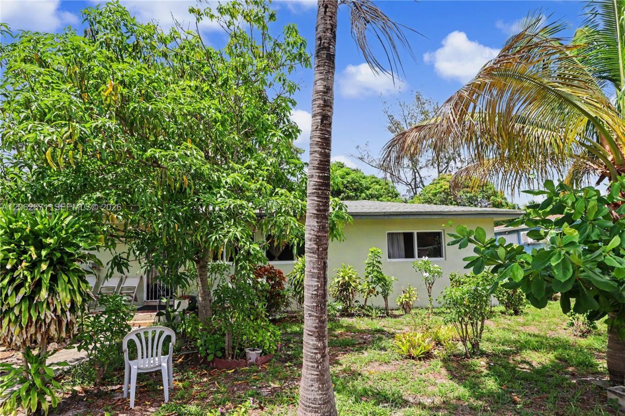 1155 NE 136th St, North Miami, FL 33161 Photo