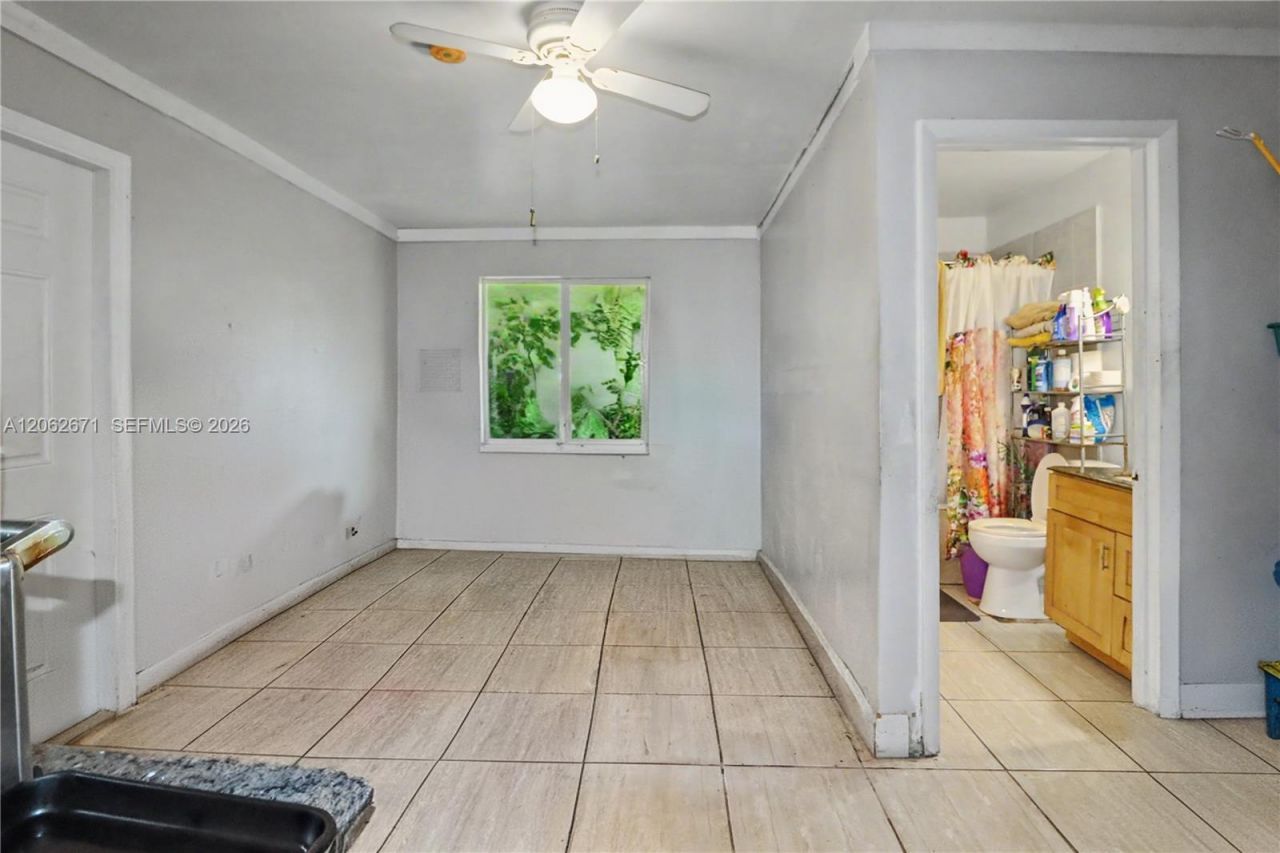 1155 NE 136th St, North Miami, FL 33161 Photo