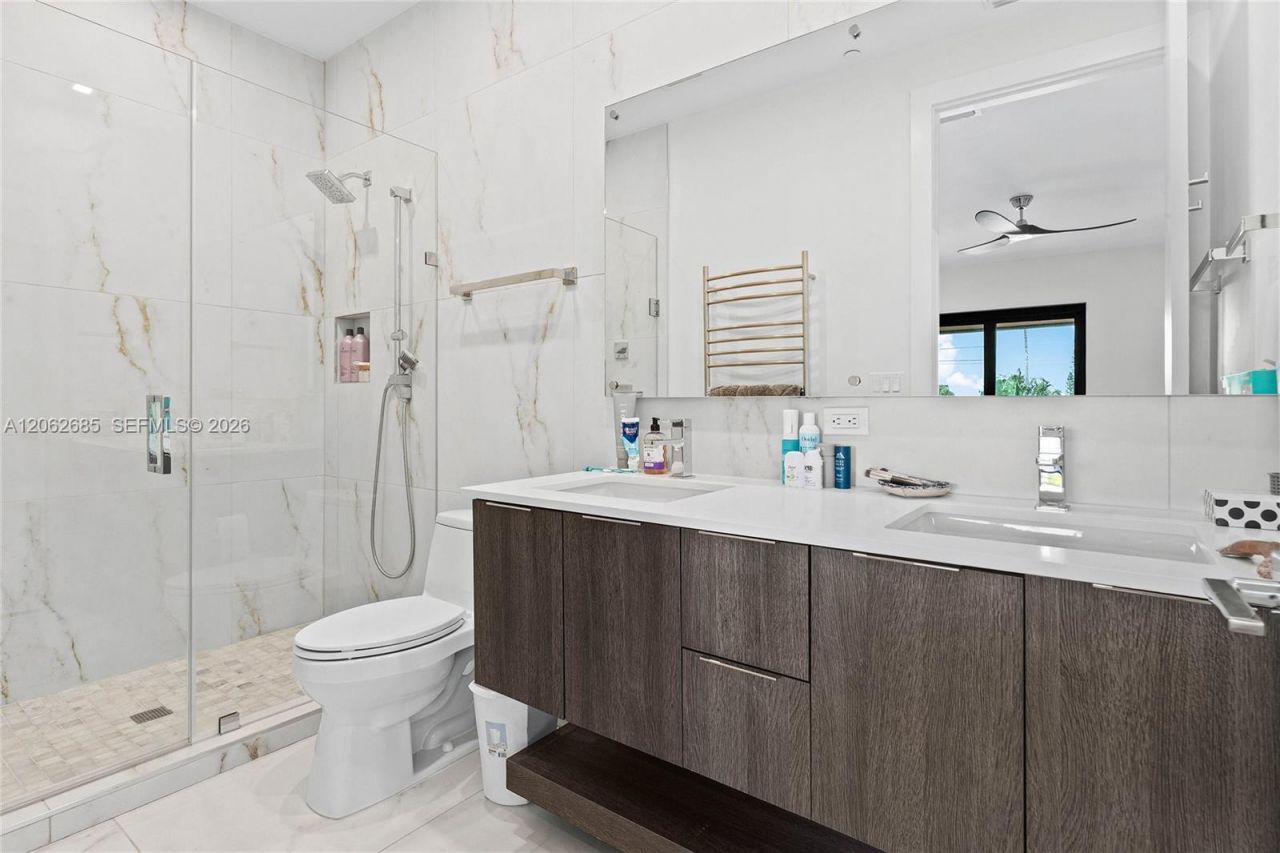 1054 N Victoria Park Rd , Fort Lauderdale, FL 33304 Photo