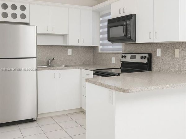 8170 NW 10th St , Unit 2, Miami, FL 33126