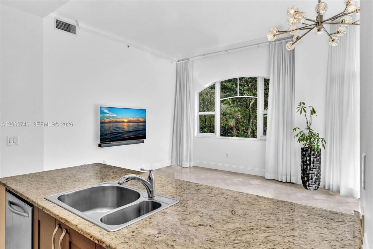 20000 E Country Club Dr, Unit 110, Aventura, FL 33180 Photo