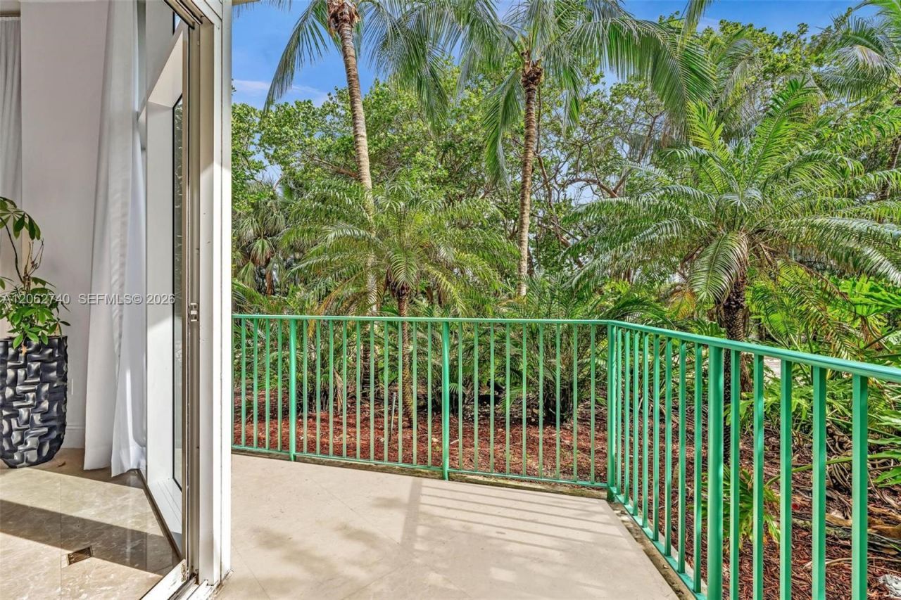 20000 E Country Club Dr, Unit 110, Aventura, FL 33180 Photo