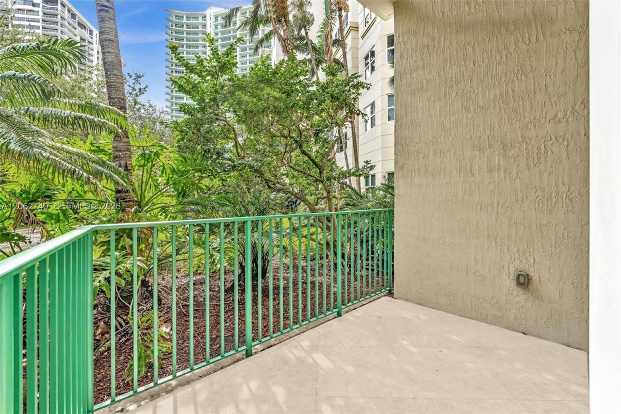 20000 E Country Club Dr, Unit 110, Aventura, FL 33180 Photo