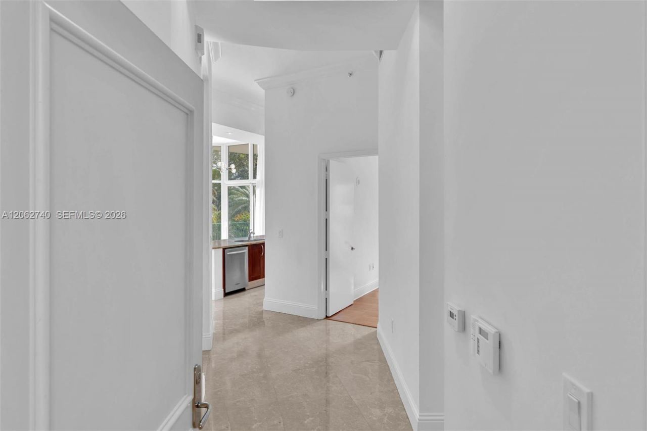 20000 E Country Club Dr, Unit 110, Aventura, FL 33180 Photo