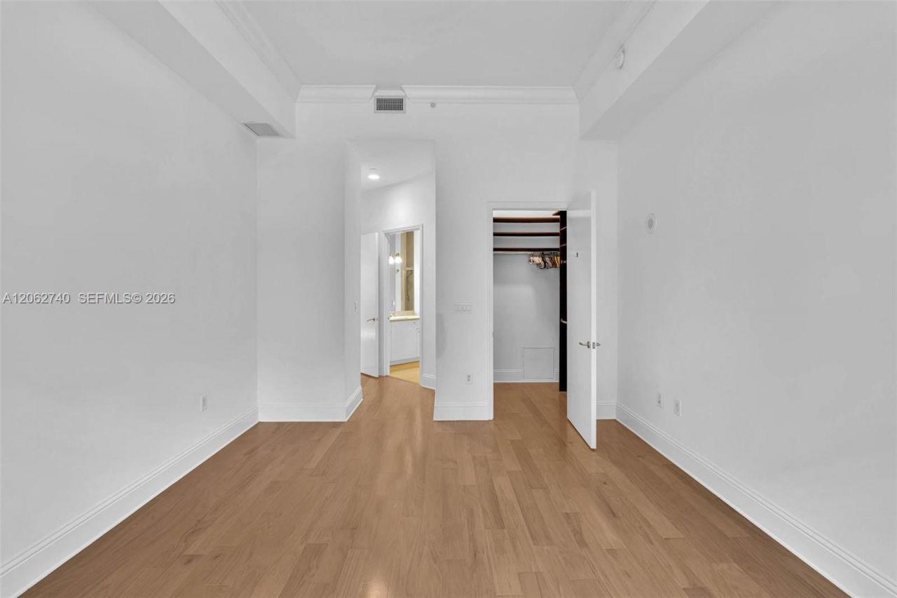 20000 E Country Club Dr, Unit 110, Aventura, FL 33180 Photo