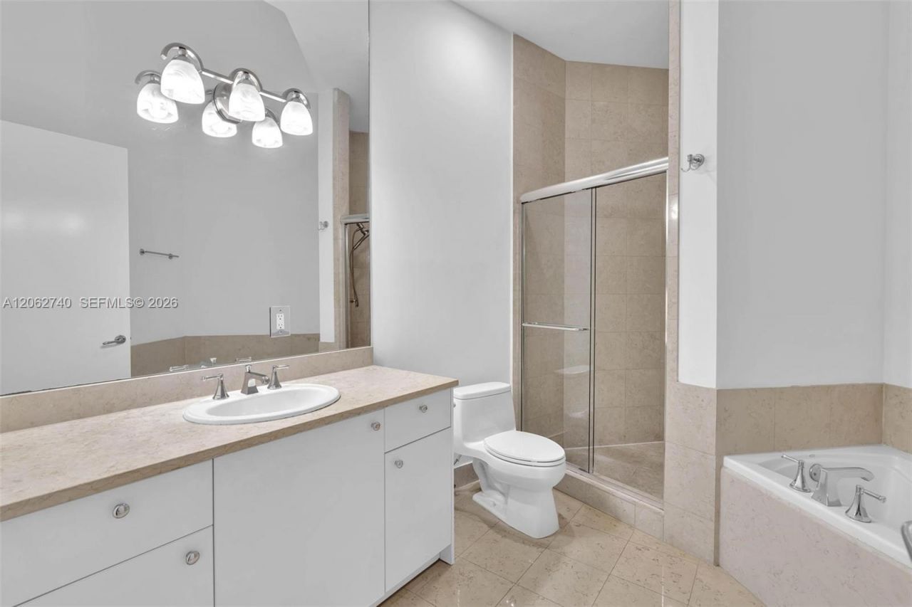 20000 E Country Club Dr, Unit 110, Aventura, FL 33180 Photo