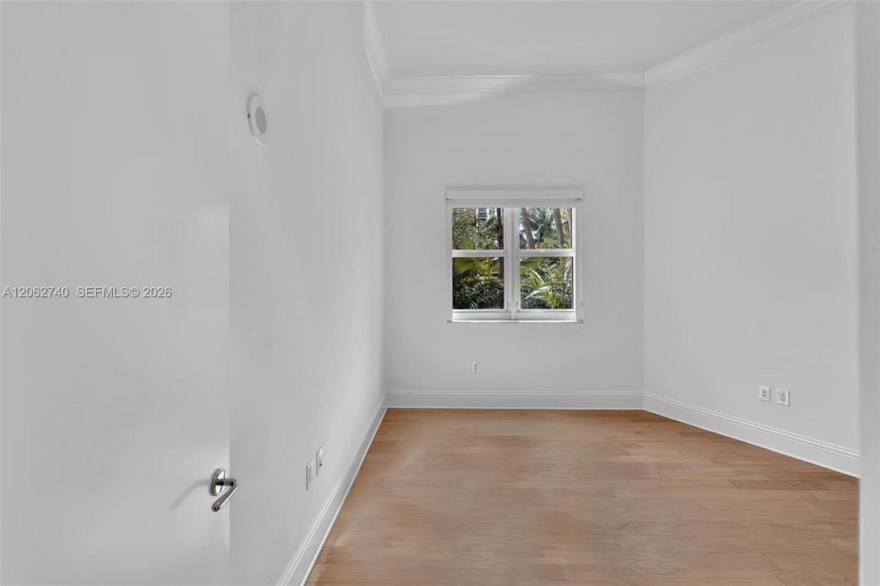 20000 E Country Club Dr, Unit 110, Aventura, FL 33180 Photo