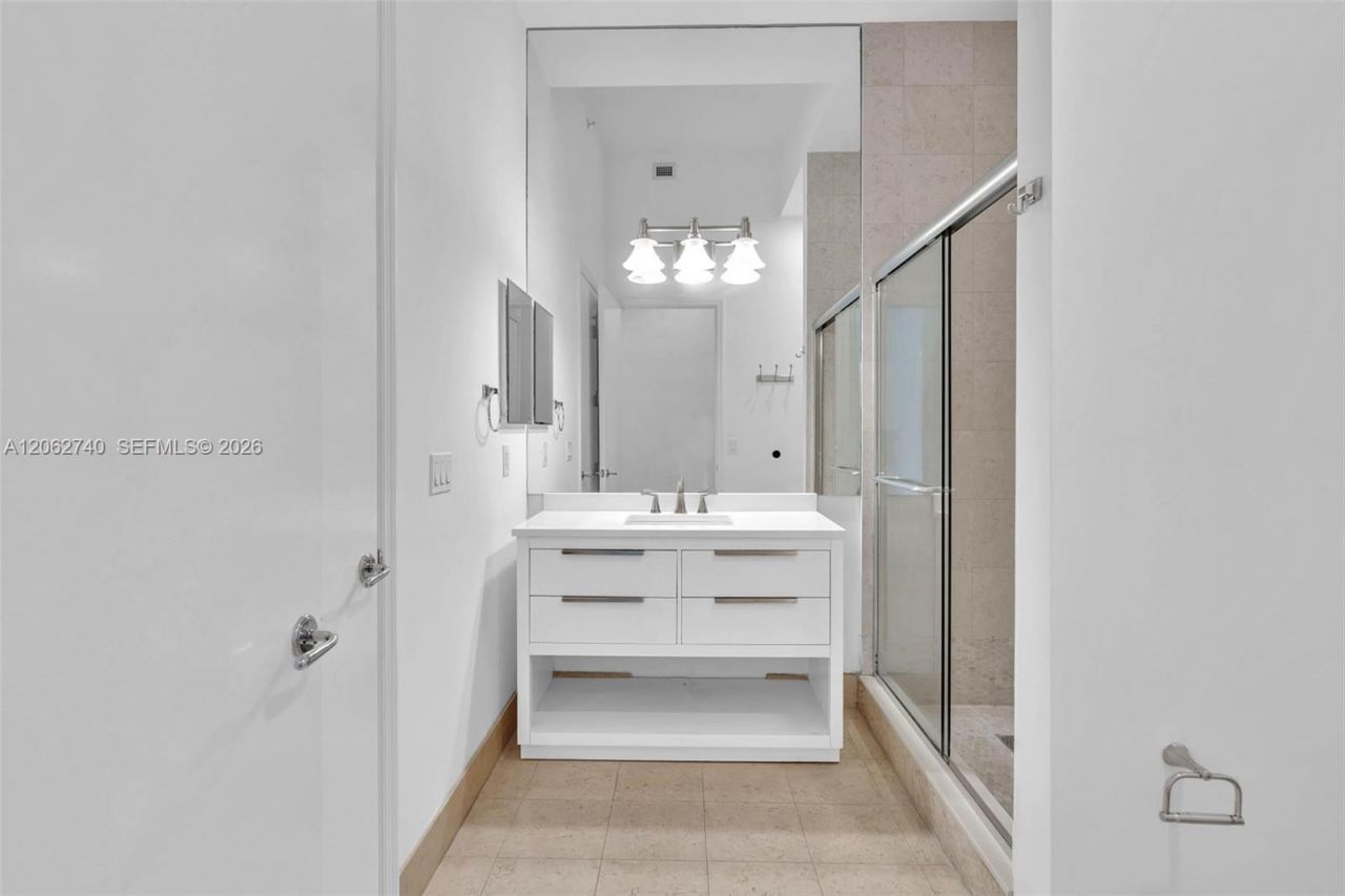 20000 E Country Club Dr, Unit 110, Aventura, FL 33180 Photo