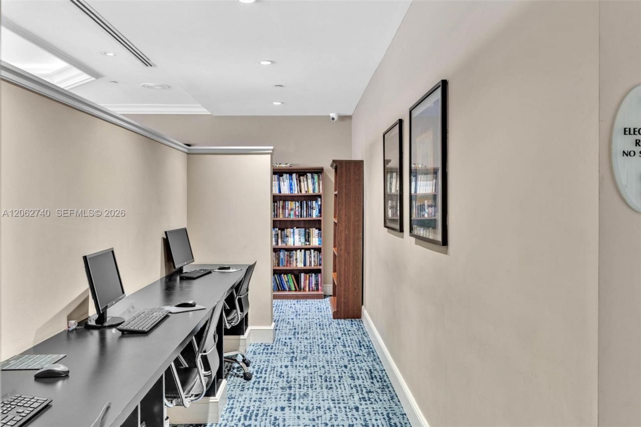 20000 E Country Club Dr, Unit 110, Aventura, FL 33180 Photo