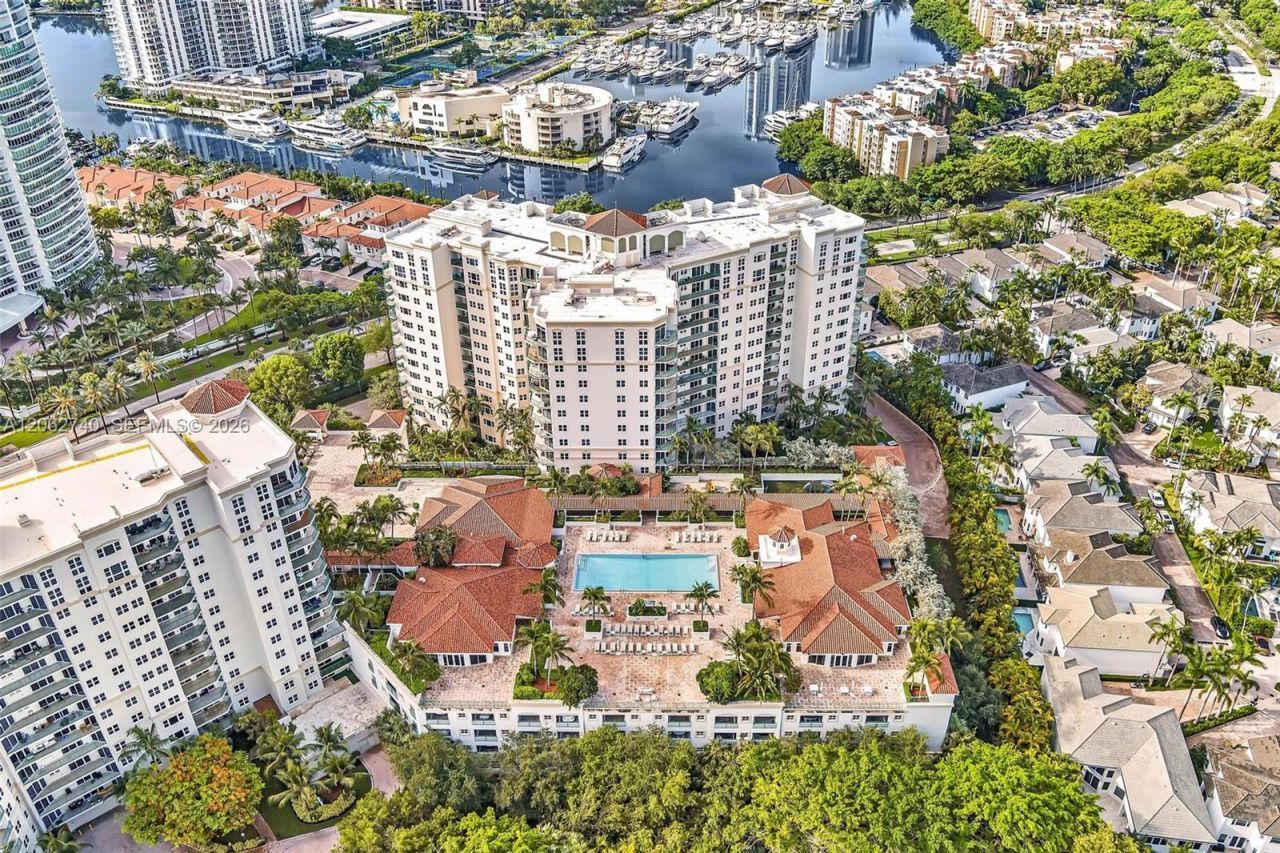 20000 E Country Club Dr, Unit 110, Aventura, FL 33180 Photo