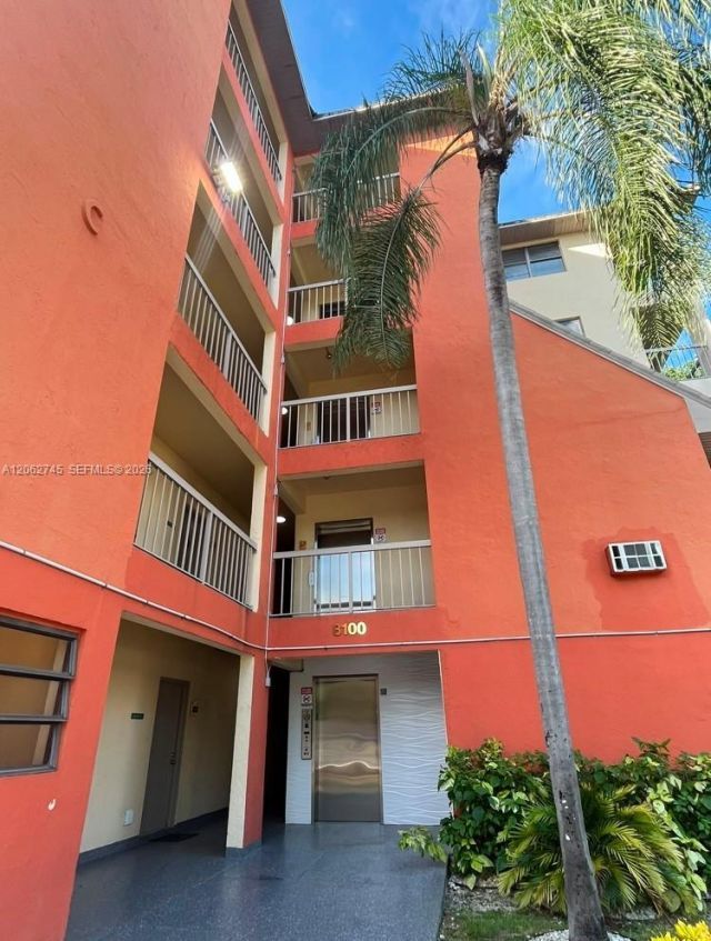 8100 Geneva Ct, Unit 137, Doral, FL 33166 Photo