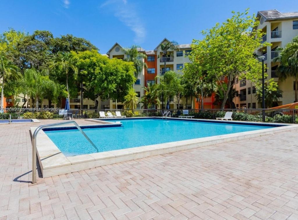 8100 Geneva Ct, Unit 137, Doral, FL 33166 Photo